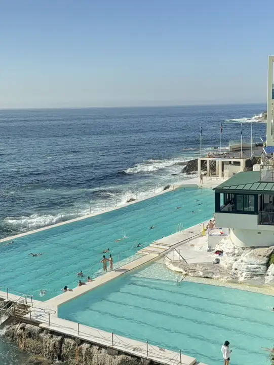 시드니에 바다물로 채워진 수영장이‼️