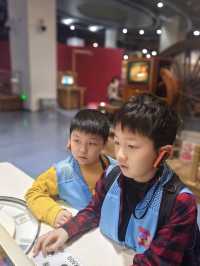 相聚中國科技館，探索科技發展！！！
小小科學家探險日，玩轉科技，快樂成長！🔍