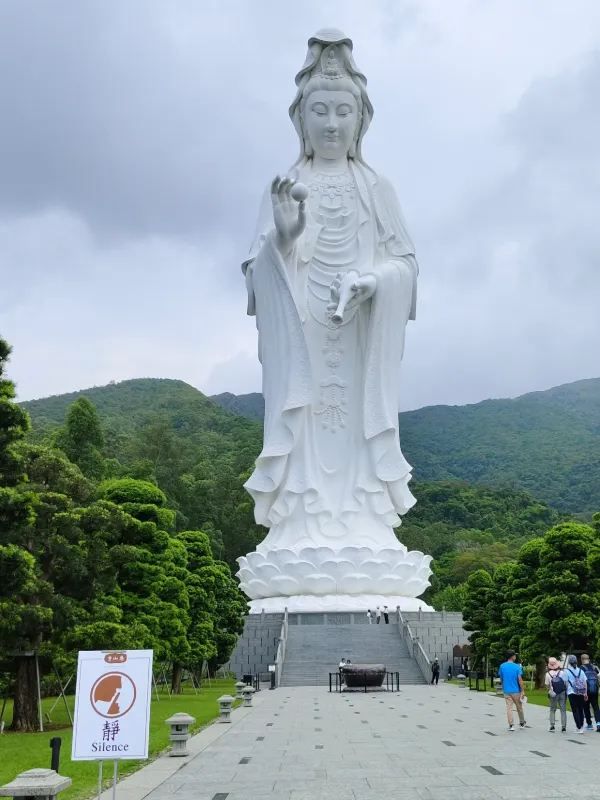 佛誕日在慈山寺：一場心靈的洗滌