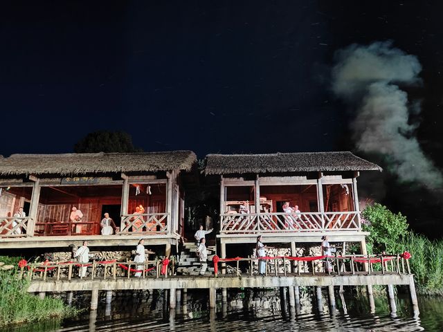秦溪，俾到你兩次驚喜