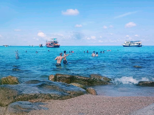 Ao Leuk Bay: Koh Tao's Enchanting Turquoise Sanctuary