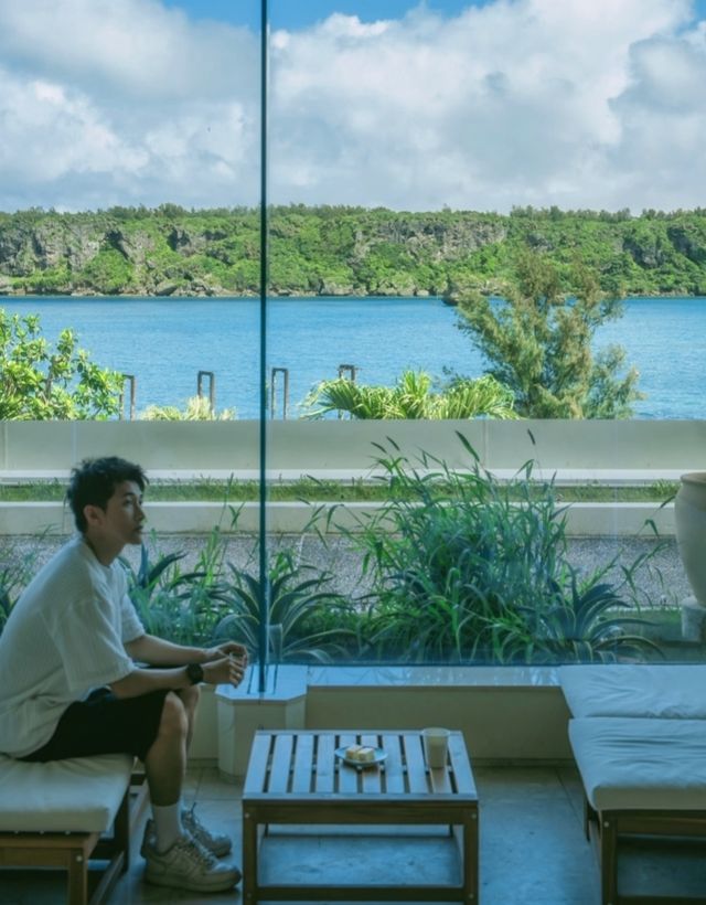 闖入沖繩果凍海溫柔鄉！住進海上城堡，開啟慵懶度假模式！
