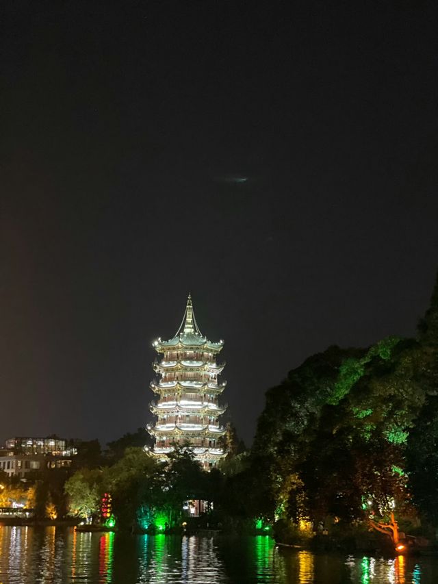桂林金銀雙塔夜遊攻略