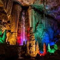 省錢遊彌勒2天夠過癮！湖泉踏浪、東風賞花，少花錢也能爽翻天