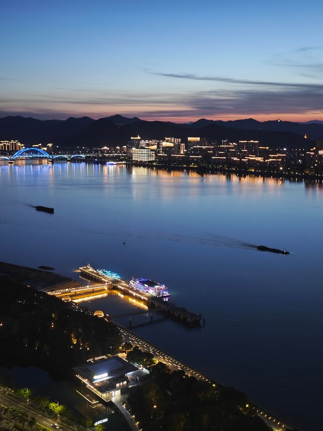 我宣佈找到杭州高空酒店的天花板了！