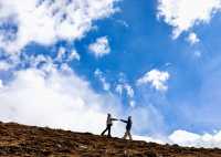 雪山之眸：野馬海子與貢嘎山系的冬日對話