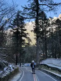 11月底，週末去海螺溝泡個溫泉