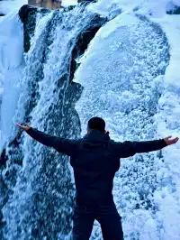 烏魯木齊冬日徒步 | 小眾冰瀑徒步秘境