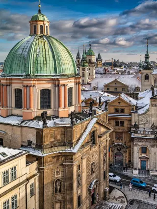 Prague! The fairy tale feeling of the 9th century is welded into every corner