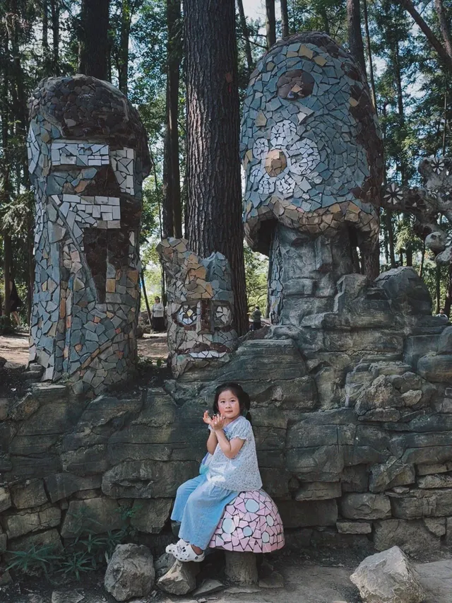 超好拍！花溪夜郎谷，神秘的石頭王國
