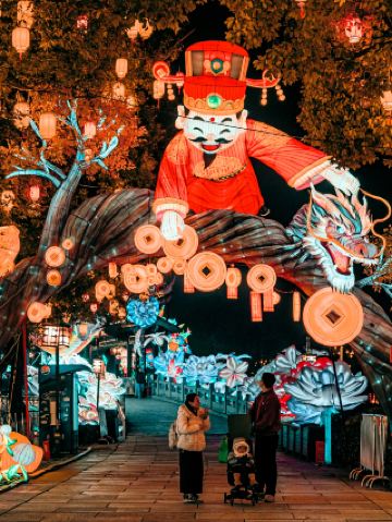 เทศกาลโคมไฟตรุษจีนที่ได้รับความนิยมสูงสุดในหนานจิง ณ สวนเกาะเอเกร็ต