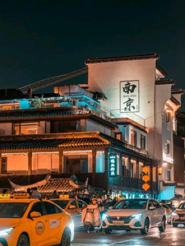The heart of Nanjing's nightscape, the Jinhui River nightscape with its thousand-year-old light.