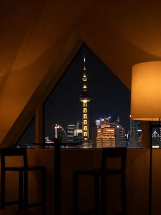 在外灘光影裡,找到了屬於自己的節奏