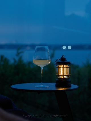 Tipsy in the seaside blue hour atmosphere