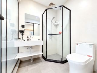 Junan Hotel Recommendation | Top Choice for Your Trip to Junan! Shangkeyou No.1 Middle School Pedestrian Street Branch: A One-Stop Convenient Experience for Dining, Accommodation, and Leisure. Perfect for Business Trips, Family Getaways, or Your Family Trip to Junan.