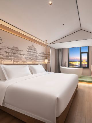 Explore Daming Ancient City in Hanfu! This Song-style hotel really gets it