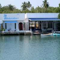 Phu Talay Seafood ร้านอาหารริมคลอง