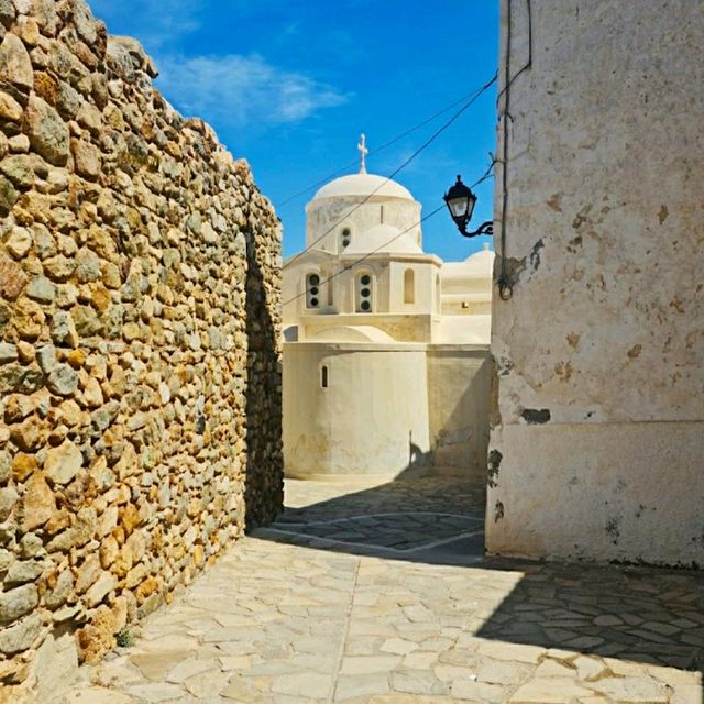 KASTRO: PICTURESQUE QUARTER IN CHORA!