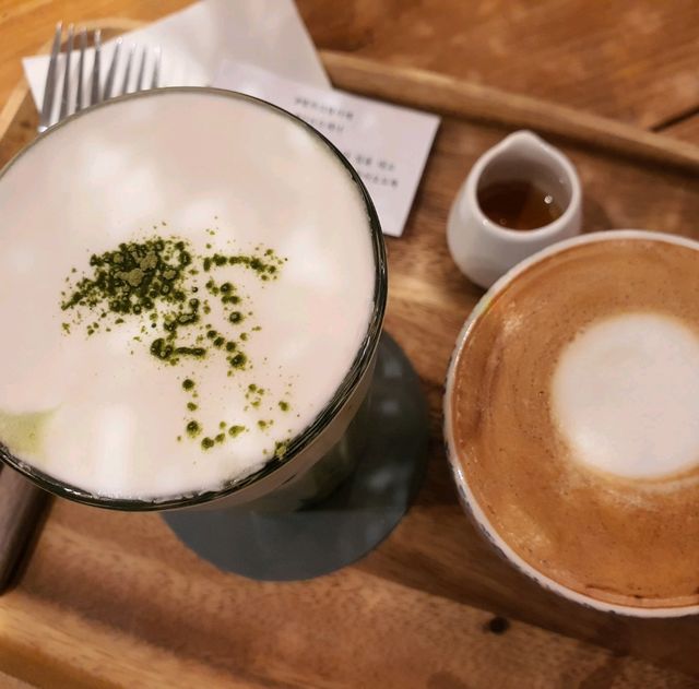 넓은 야외가 있어 아이들과 방문하기 좋은 카페 선비꽃