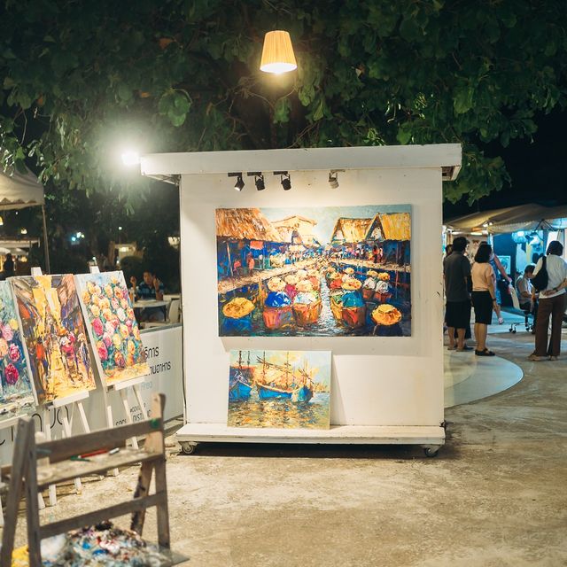 ซิเคด้า (Cicada Market) ตลาดนัดกลางคืนชิคๆ มีสไตล์