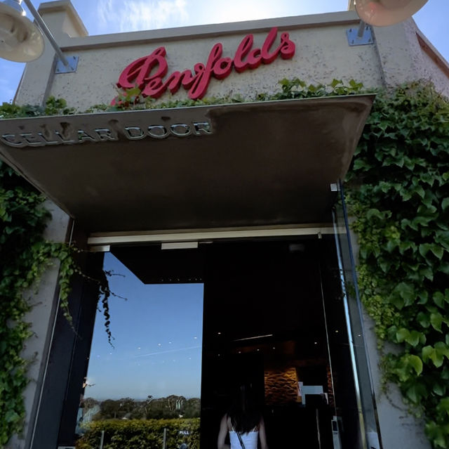🇦🇺澳洲旅遊｜世界超有名酒莊《奔富酒莊Penfolds 》品嚐到獲獎無數的Grange葡萄酒+美麗酒莊打卡+了解到當地歷史+釀酒過程+巨大霸氣酒桶48979Ltrs+南澳阿德萊德不能錯過的品酒之旅