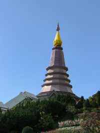 สักการะ องค์พระมหาธาตุคู่พระบารมี บนดอยอินทนนท์