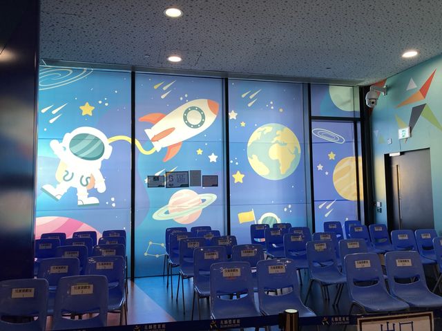 《🚀太空主題免費兒童遊戲室》