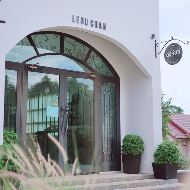 คาเฟ่ฤดูจันท์ - LeduChan 