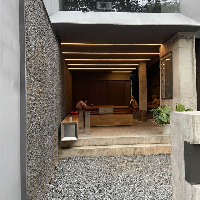 묵직한 ☕️  Roast8ry Coffee Flagship Store 