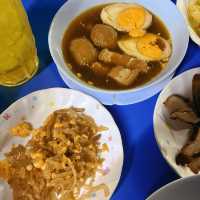 ข้าวแกงสิบบาท ลาดหญ้า