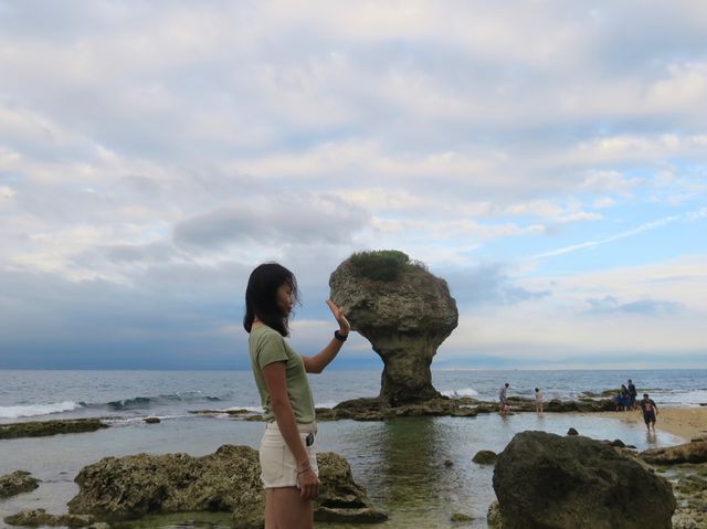 頭上長草的岩石🌿琉球海上《花瓶岩》🪨
