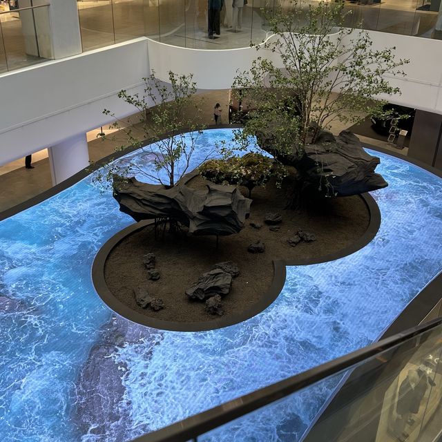 동탄 롯데백화점, 볼거리가 풍성하고 세련된 백화점