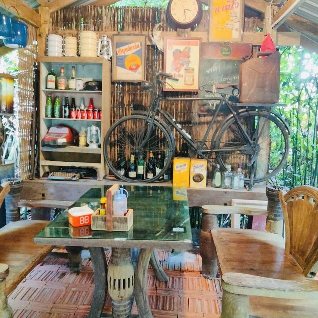 Long-Dong หลงดง คาเฟ่ 