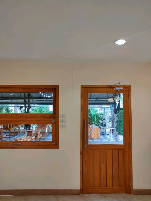 Jam Cafe & bakery
