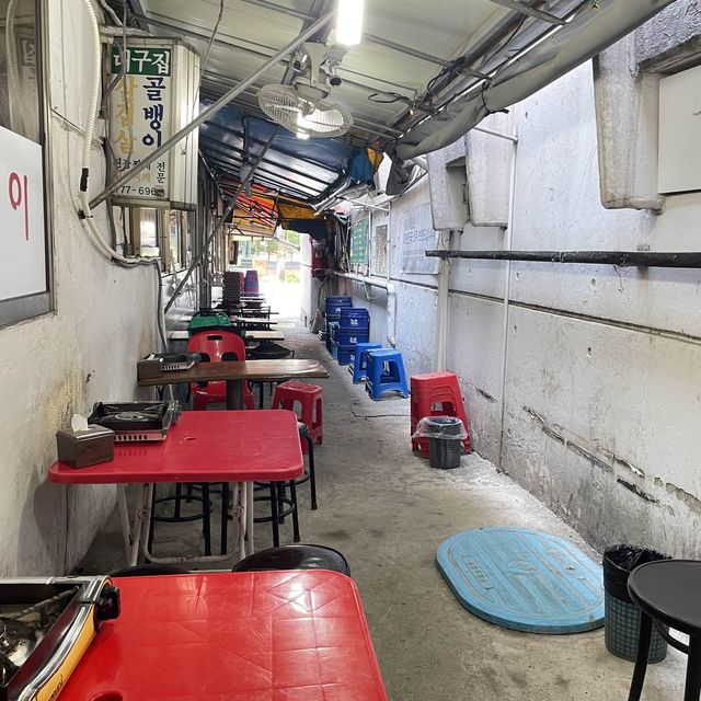 【明洞/ソウル】裏路地食堂でキムチチゲ食べる