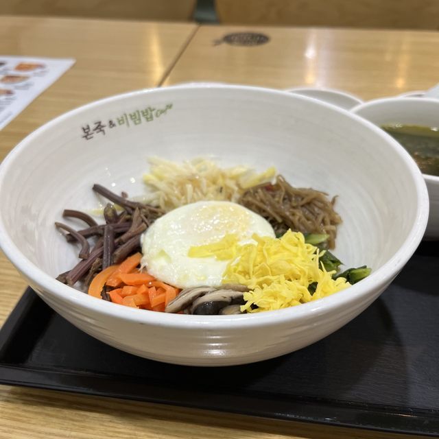 【韓国ソウル・明洞】ビビンバも美味しい朝食におすすめ「本粥＆ビビンバcafe 明洞2号店」