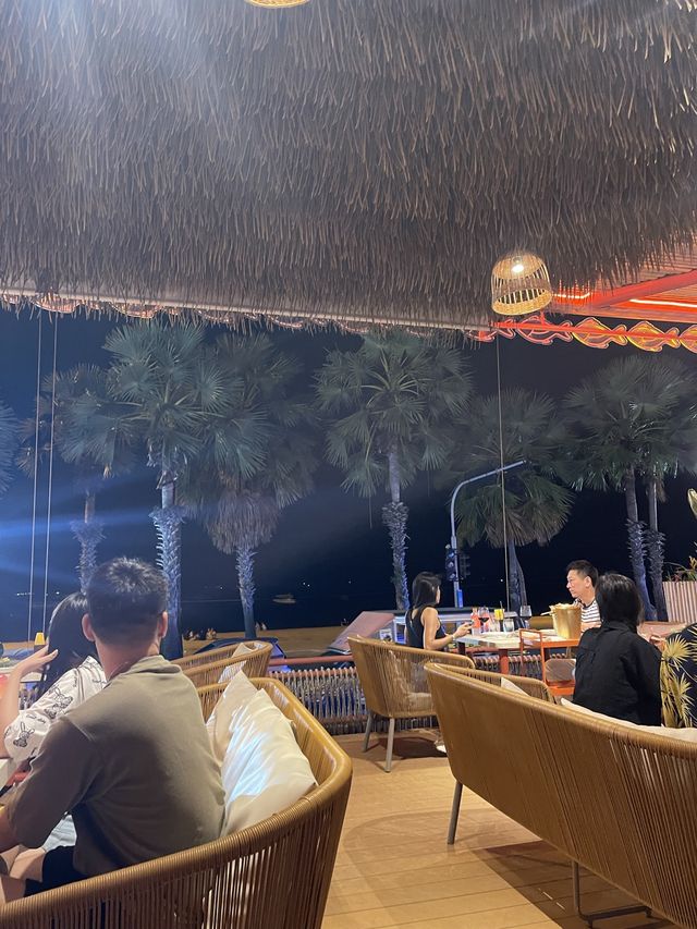 Fat CoCo ร้านอาหารฟิวชั่นริมหาดพัทยา