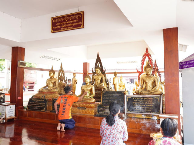 ขอพรพระพุทธชินราช วัดพระศรีรัตนมหาธาตุวรมหาวิหาร