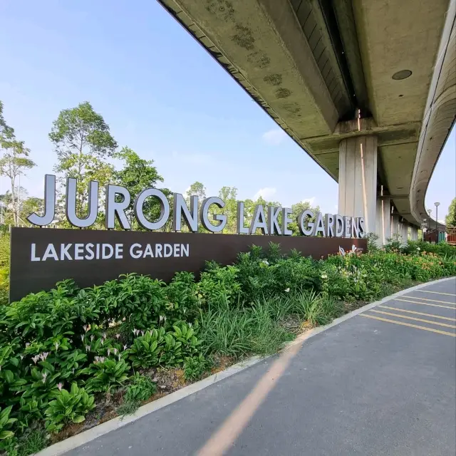 Enchanting Jurong lake garden