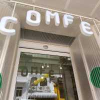 คาเฟ่ Comfee Phuket ย่าน old town