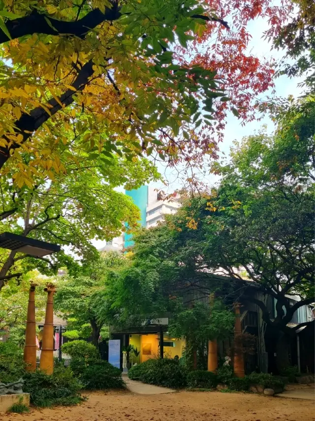 서울 번화가 속 숨은 한옥 미술관