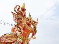 ไปวัดท่ามะกอก  ชมโบสถ์เรือนารายณ์ทรงสุบรรณ