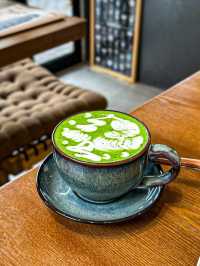 KK Coffee｜舒服感十足Cafe新店🍴拉花造型好有節日氣氛
