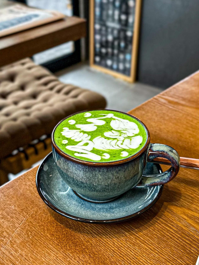 KK Coffee｜舒服感十足Cafe新店🍴拉花造型好有節日氣氛