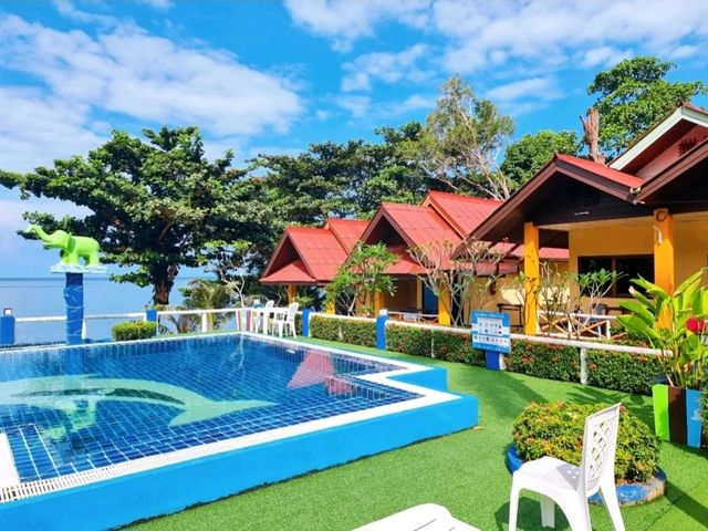 ที่พักสไตล์บังกะโลริมทะเลเกาะช้าง