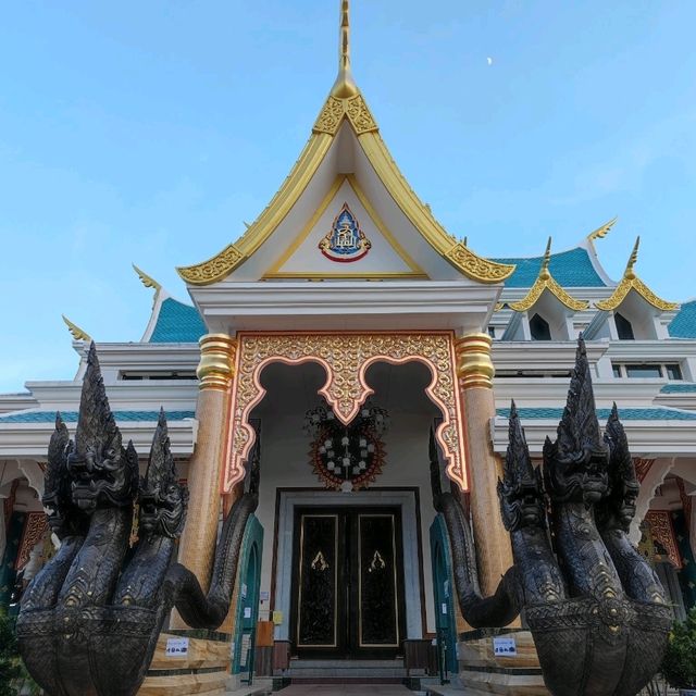 Dusk at Wat Pa Phu Kon: Serene Retreat