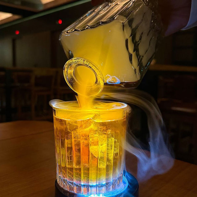 銅鑼灣新開酒吧！好有古典feel呀！