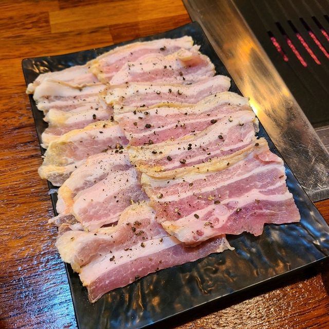 제주 연동 흑돼지 맛집)김군맛돈 - 닷지형 테이블에서 즐기는 제주고기맛집