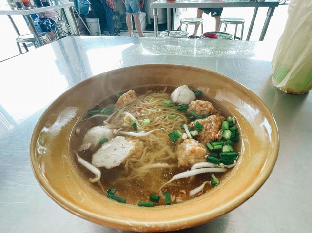 泰國芭堤雅 70年潮汕老味道 在地魚丸麵