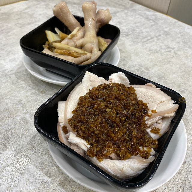 北角四寶食堂 養生燉湯套餐$88起，加購前菜+飲品$28。食到飽飽兩人$250左右